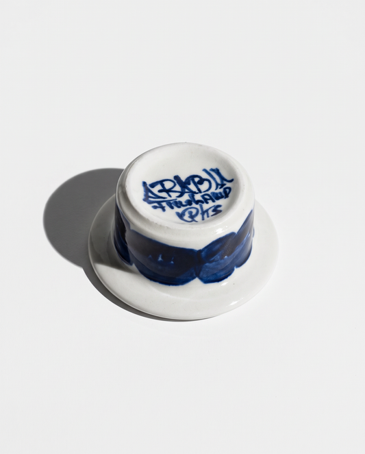 Vintage Arabia Anemone egg cup with blue flowers, Ulla Procopé, detail 2