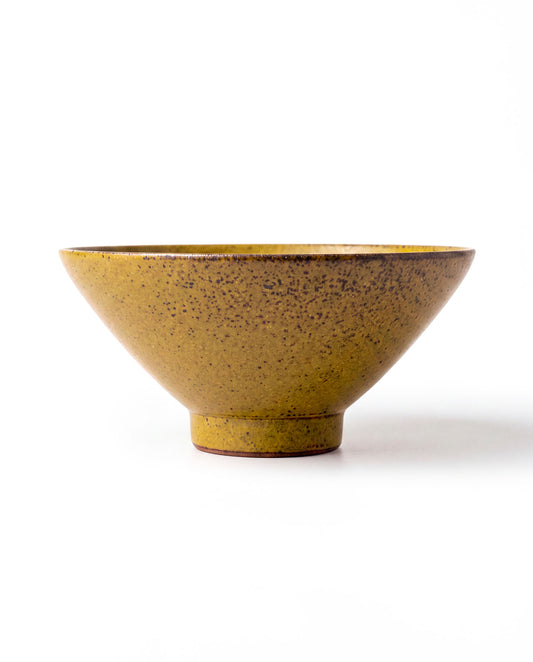 Handmade yellow ceramic big bowl by Korean ceramicist Choi Seong Cheol, detail 2