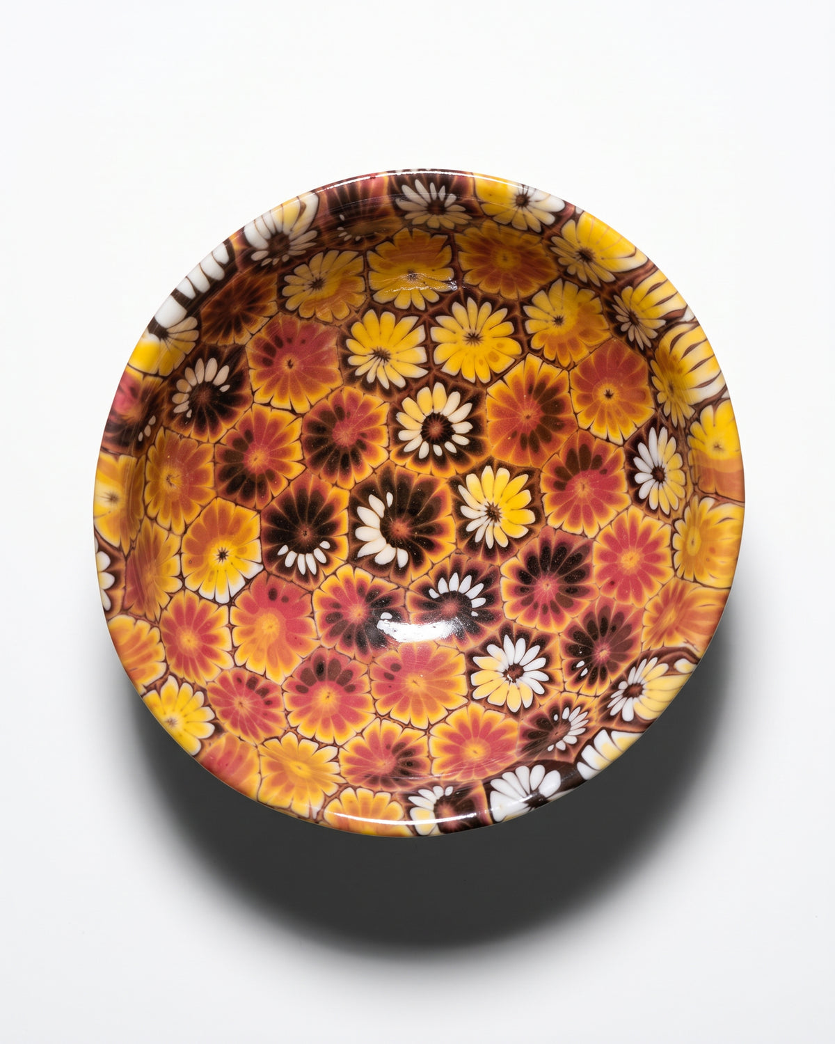 ACULI 1000 Flower Feu bowl seen from above, red, orange and yellow neriage flowers