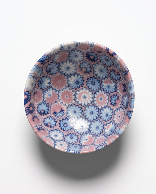 ACULI 1000 Flower Bébé bowl seen from above, blue and pink neriage flowers