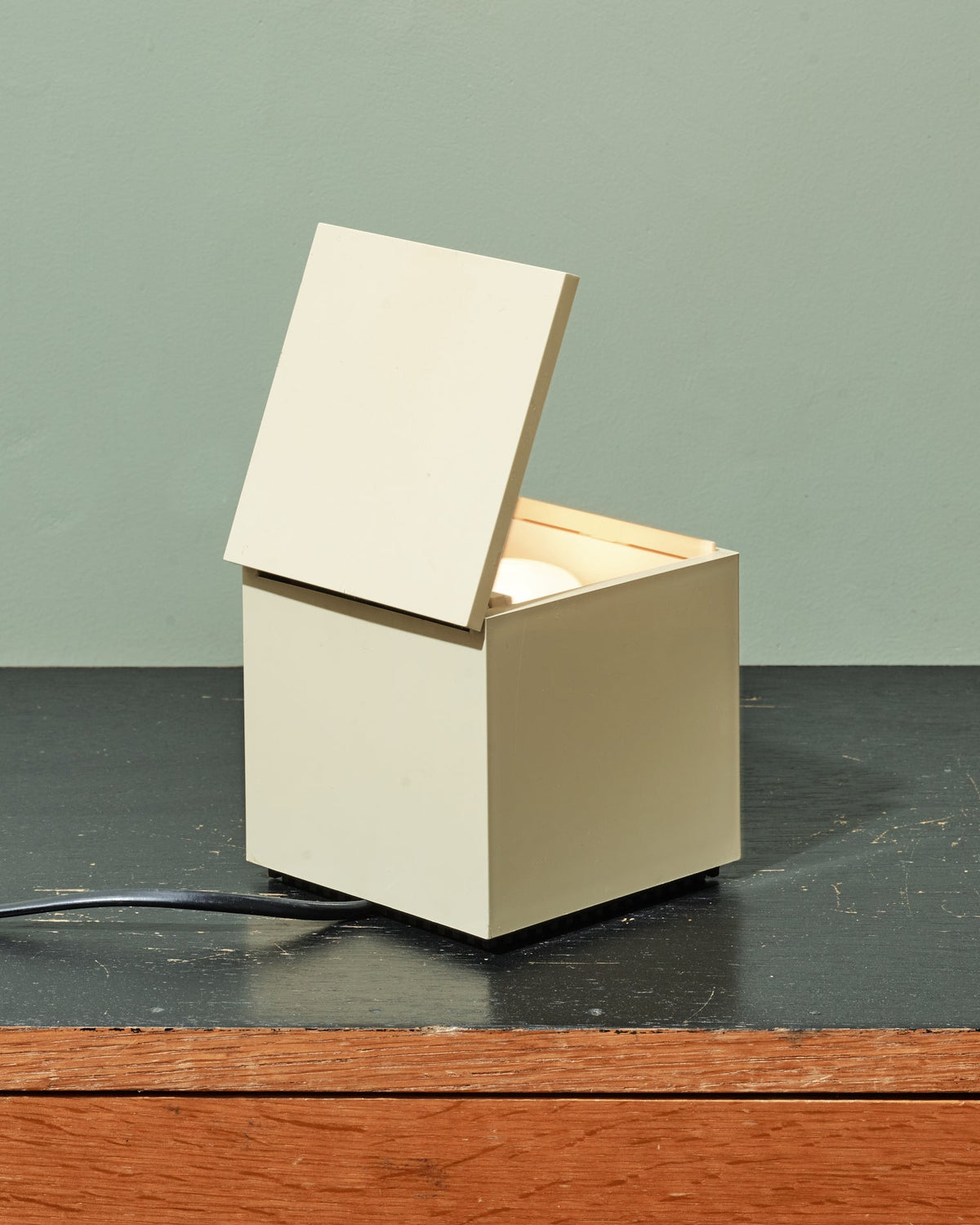 Vintage Cuboluce cube bedside lamp by Mario Melocchi and Franco Bettonica for Cini & Nils, 1970s, detail 2