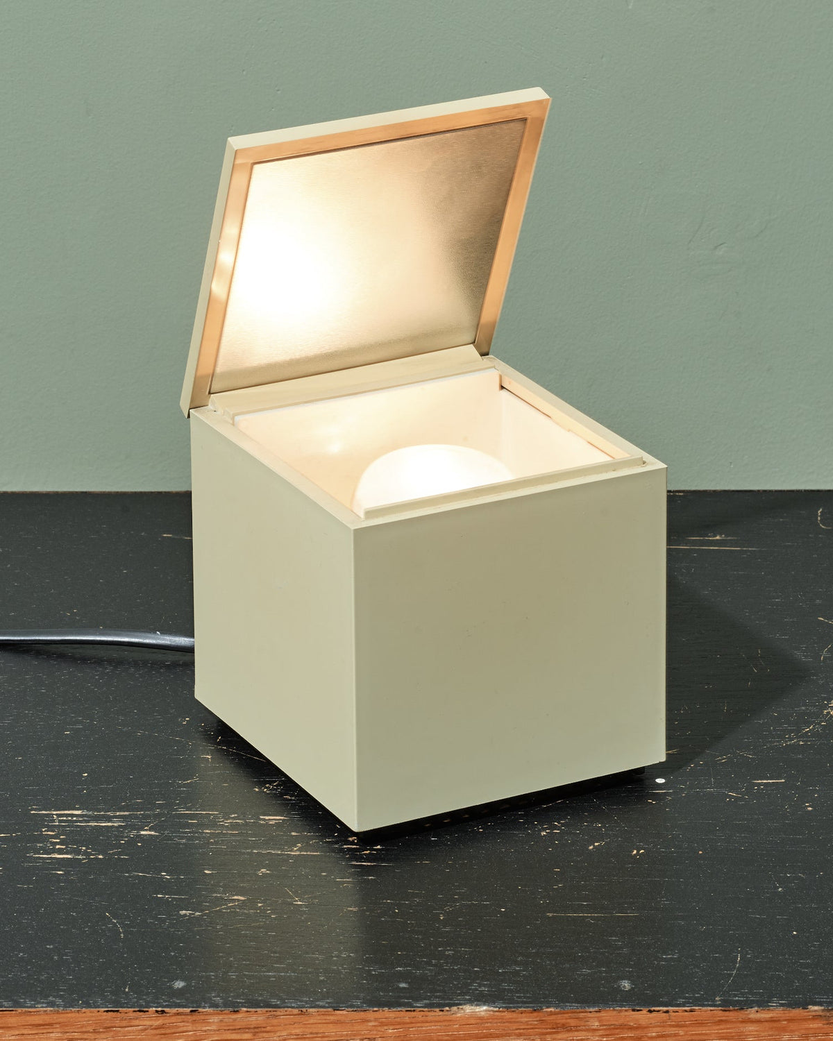 Vintage Cuboluce cube bedside lamp by Mario Melocchi and Franco Bettonica for Cini & Nils, 1970s, detail 4