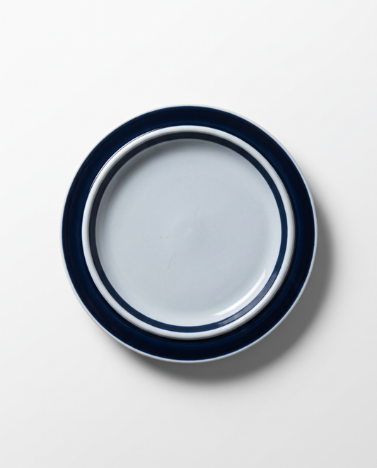 Vintage Arabia Anemone dish by Ulla Procopé, cobalt blue rim, Finland 1960s