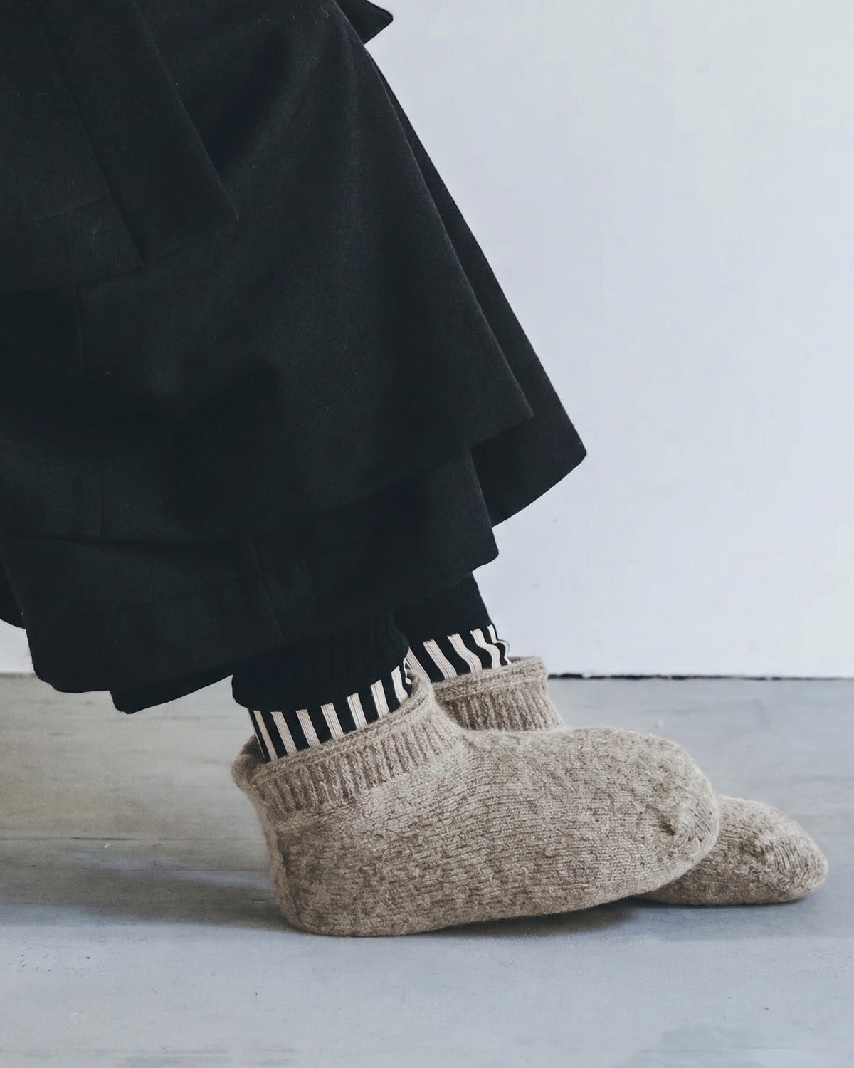 Japanese undyed wool home socks, light brown, French Bull, detail 3