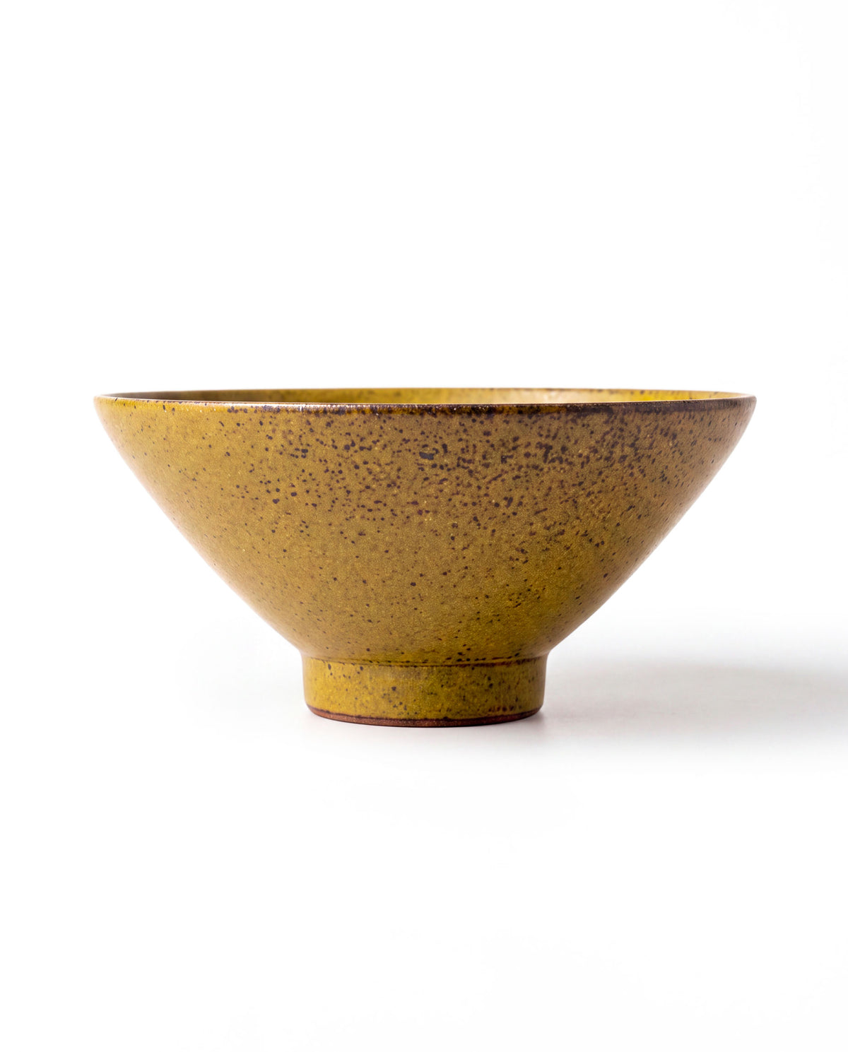 Handmade yellow ceramic big bowl by Korean ceramicist Choi Seong Cheol, detail 2