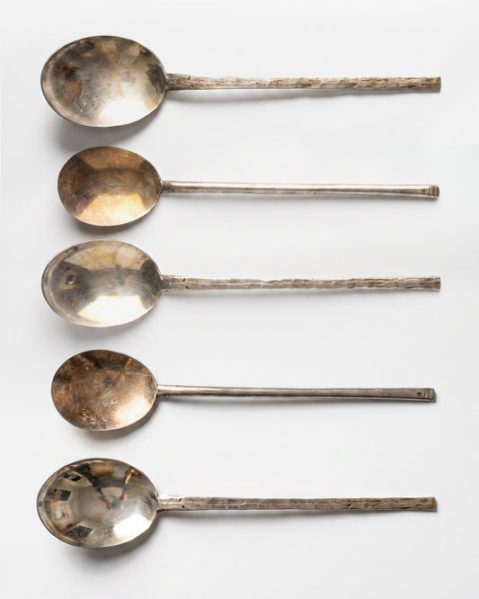 Vintage Korean yugi bronze spoons, set of two, hand-forged, detail 2