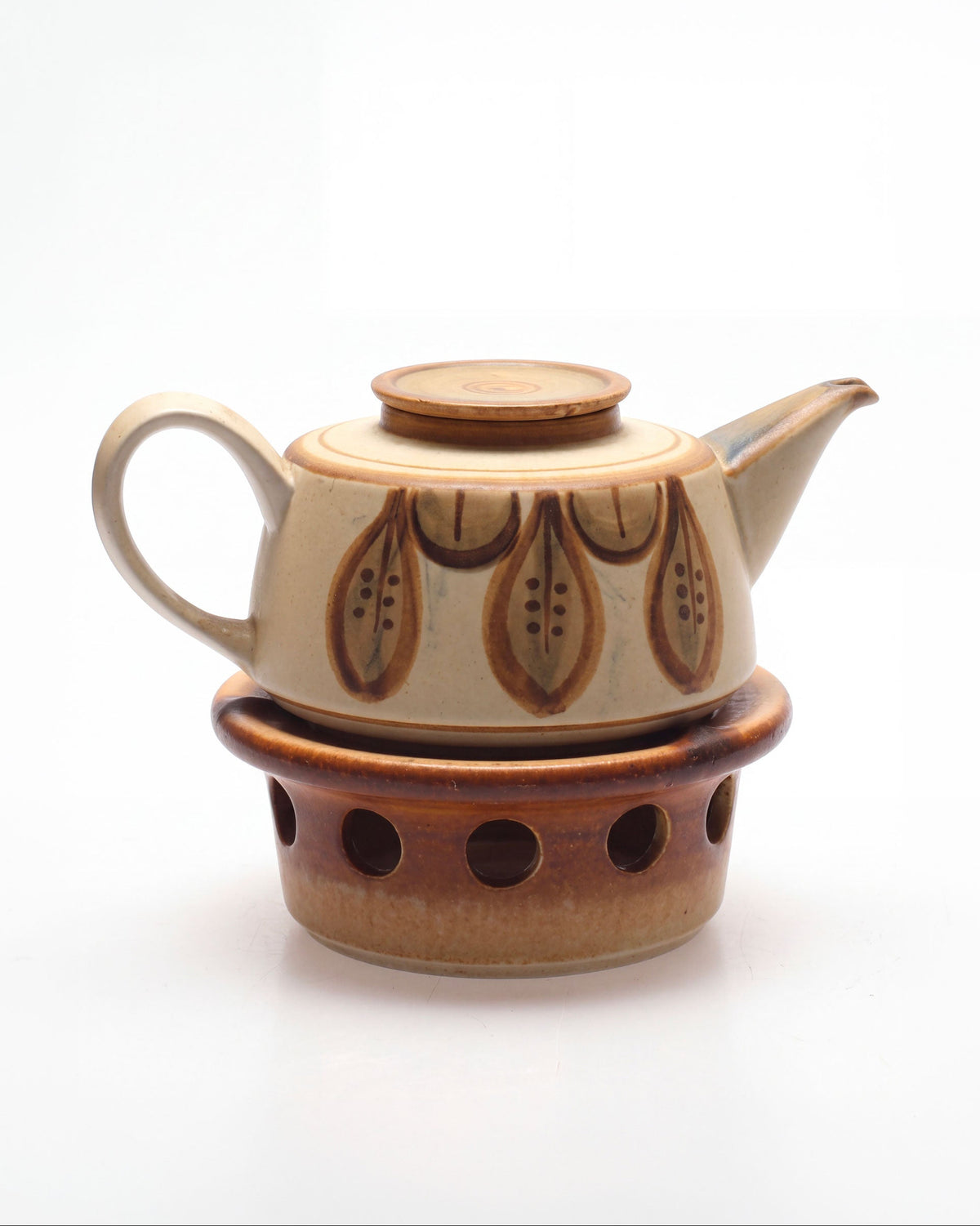 Vintage Søholm teapot and warmer with autumn leaf motif by Noomi Backhausen, Denmark, detail 2