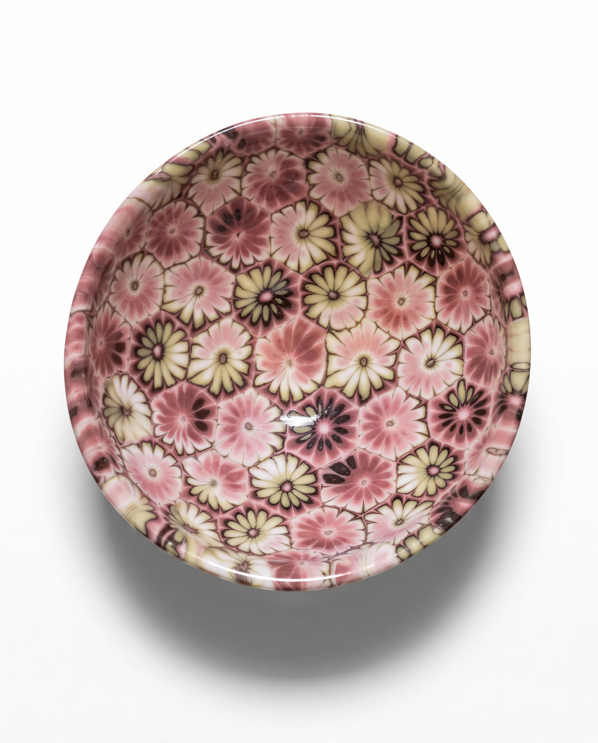ACULI 1000 Flower bowl seen from above, rose, burgundy and green neriage flowers